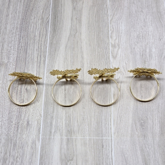 Christmas Napkin Rings Set of 4, Gold Tone Deer Snowflake Napkin Holder - Picture 2 of 3